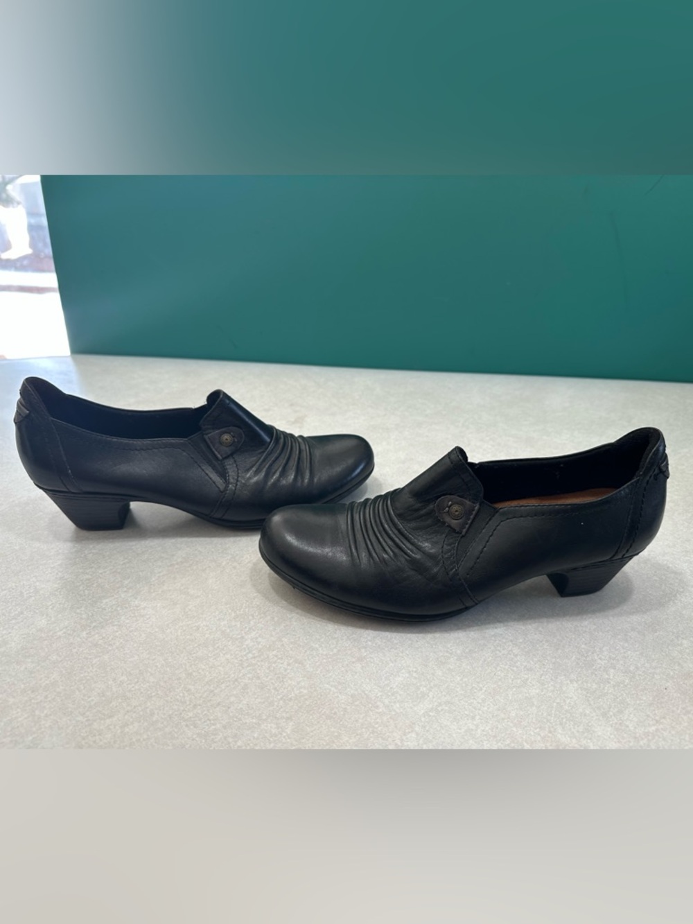 Cobb Hill New Balance Black Leather Slip-On Loafers Size 8.5.